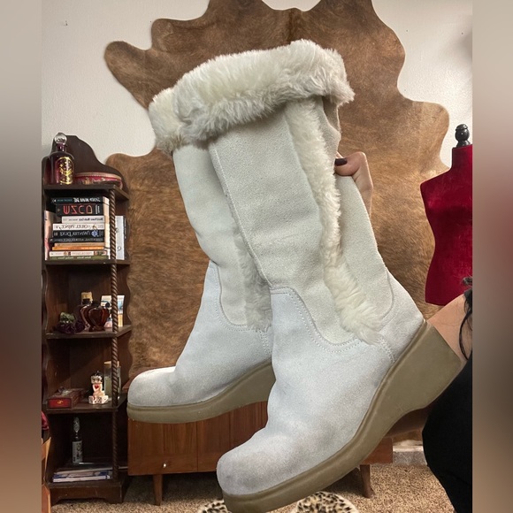 Y2K BONGO fuzzy boots! - Picture 4 of 6